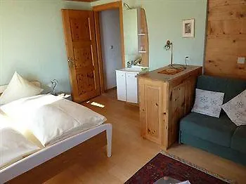 Rhodania לויקרבאד